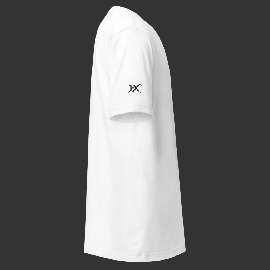 seitenansicht  weißes the five signs t-shirt mit HX als druck am rechen ärmel